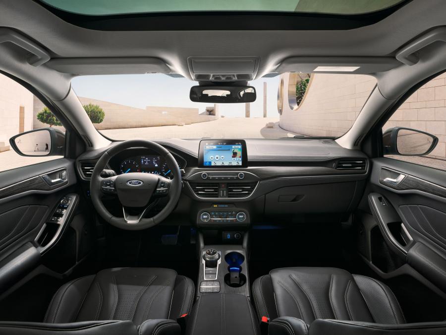 Торпедо Ford Focus Vignale 2018 года  (WW) (фото 30 из 37)